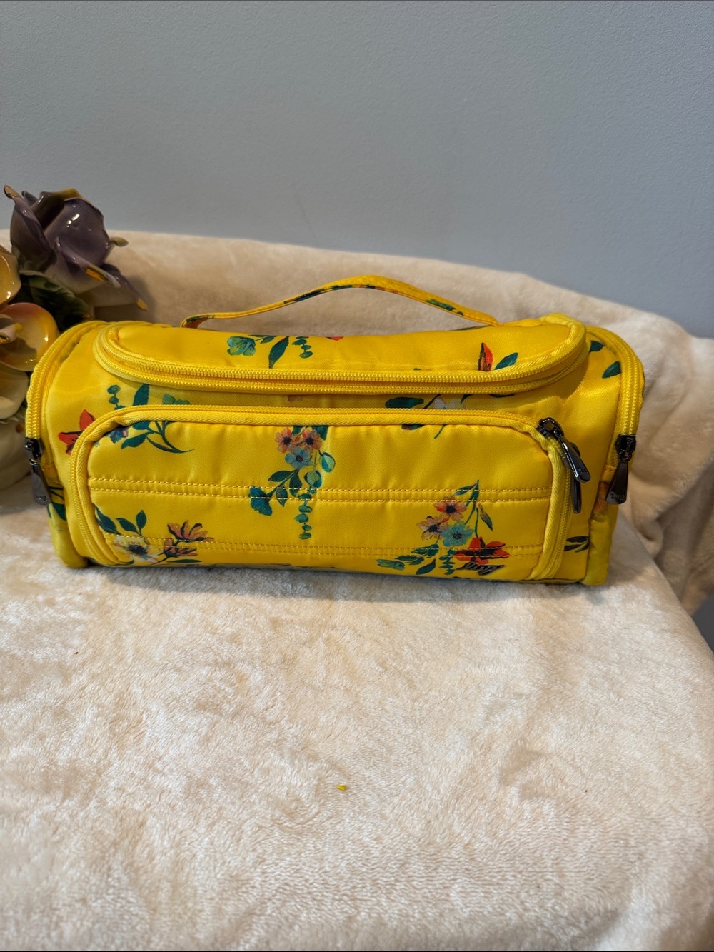 Lug Cosmetic case Trolley Bouquet Yellow NWOT